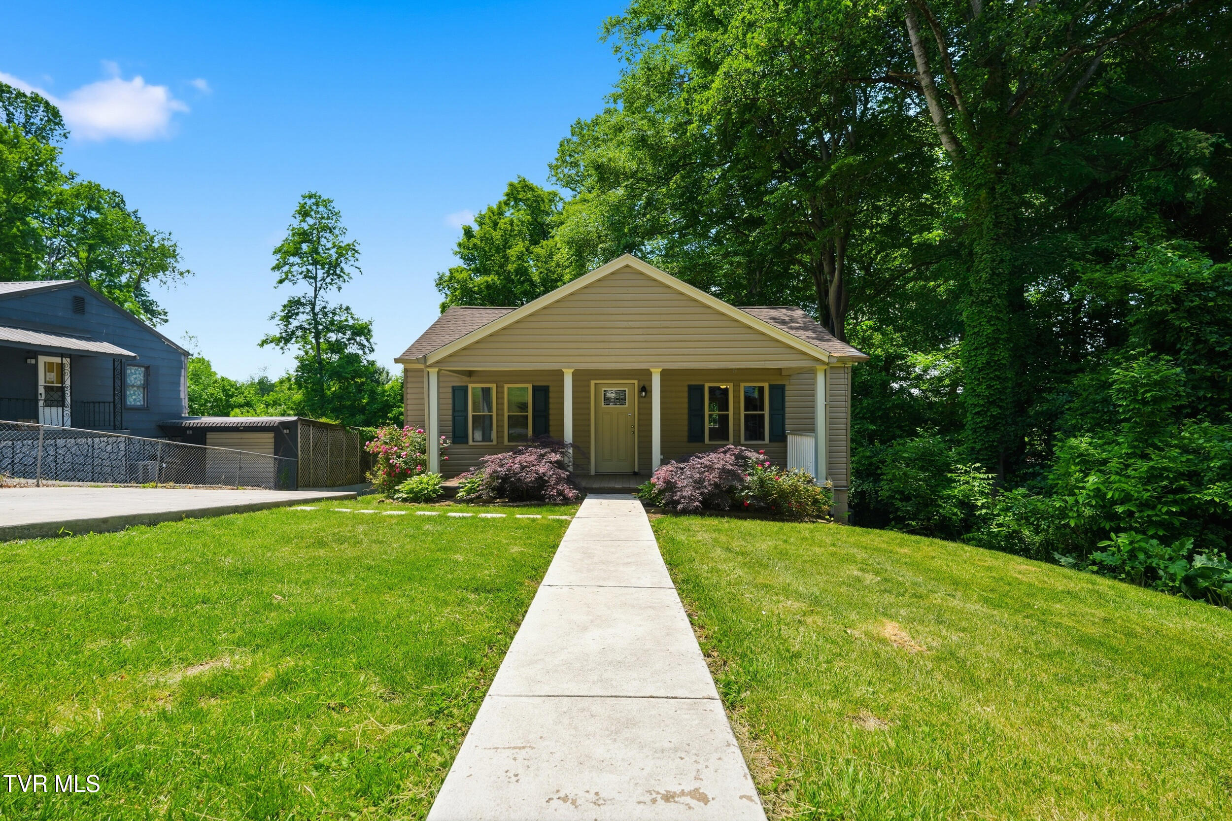 1516 Rock Rose Road Bristol, TN 37620 - Photo 1 of 38 1_1516 rock rose rd-34