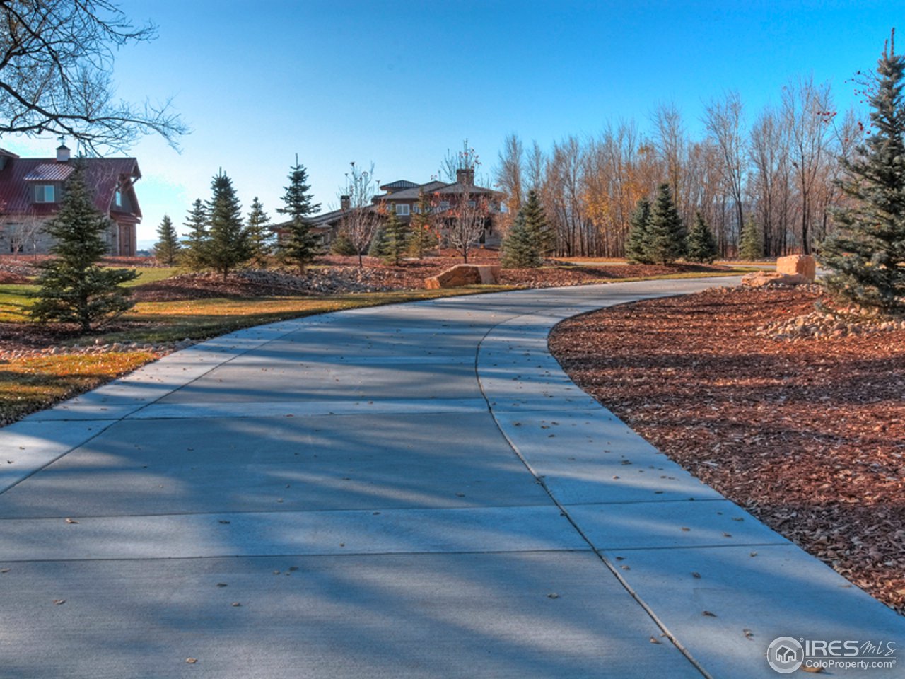 6880 St Vrain Road Longmont, CO 80503 - Photo 3 of 25 Inviting Driveway