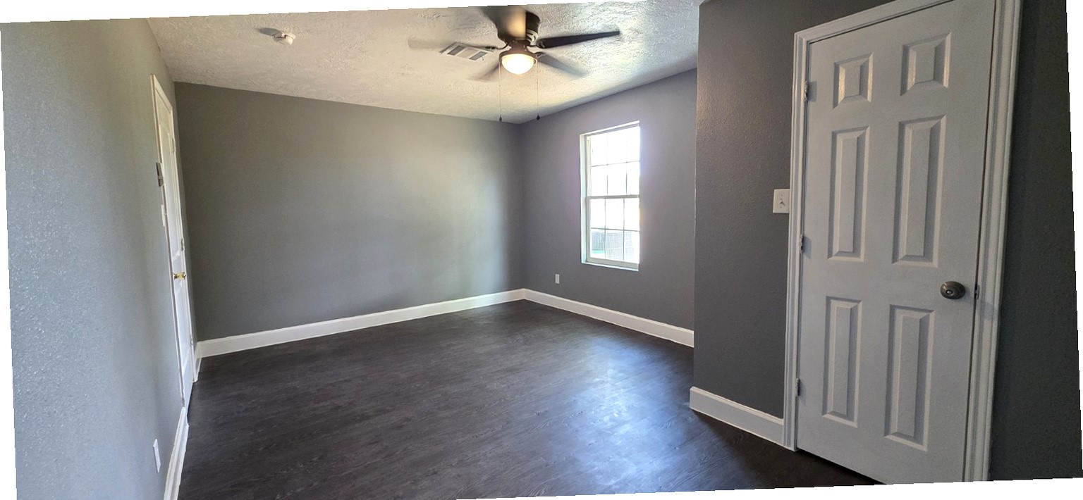 5701 County Road 288, Unit 7 Angleton, TX 77515 - Photo 14 of 21 Bedroom 3
