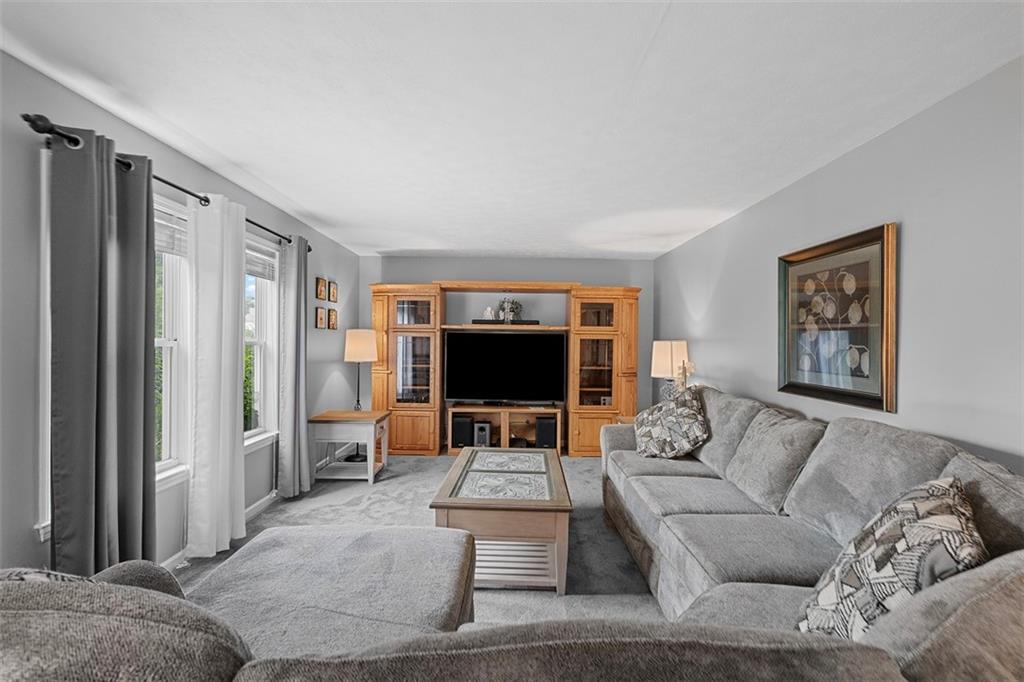 53 Peters Road Greensburg, PA 15601 - Photo 13 of 44 Family Room