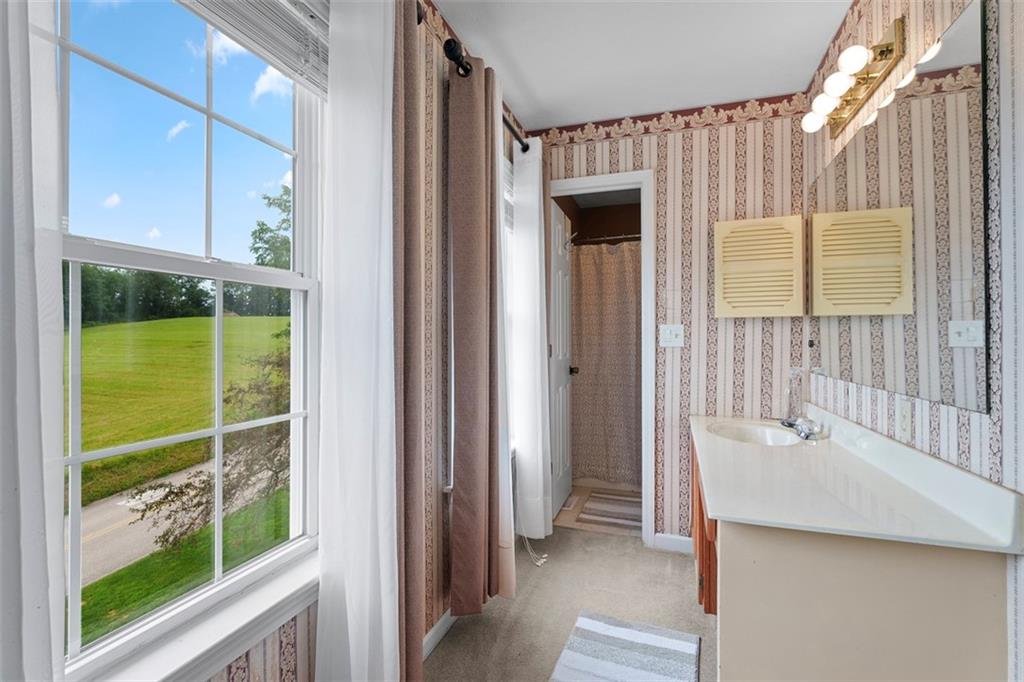 53 Peters Road Greensburg, PA 15601 - Photo 23 of 44 Huge Master Bathroom