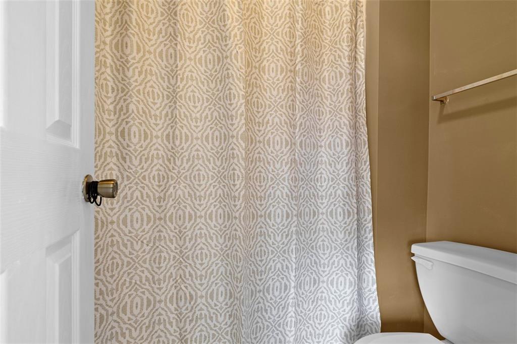 53 Peters Road Greensburg, PA 15601 - Photo 25 of 44 Private shower