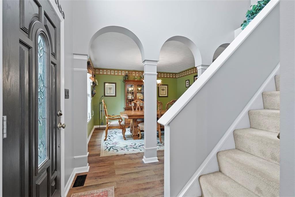 53 Peters Road Greensburg, PA 15601 - Photo 3 of 44 Gorgeous entryway