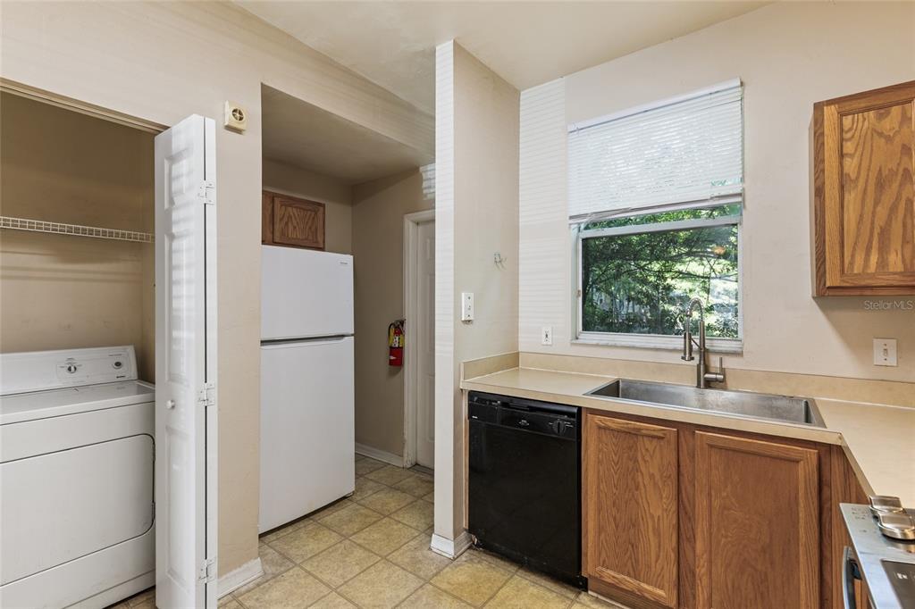3901 Southwest 20th Avenue, Unit 806 Gainesville, FL 32607 - Photo 10 of 18