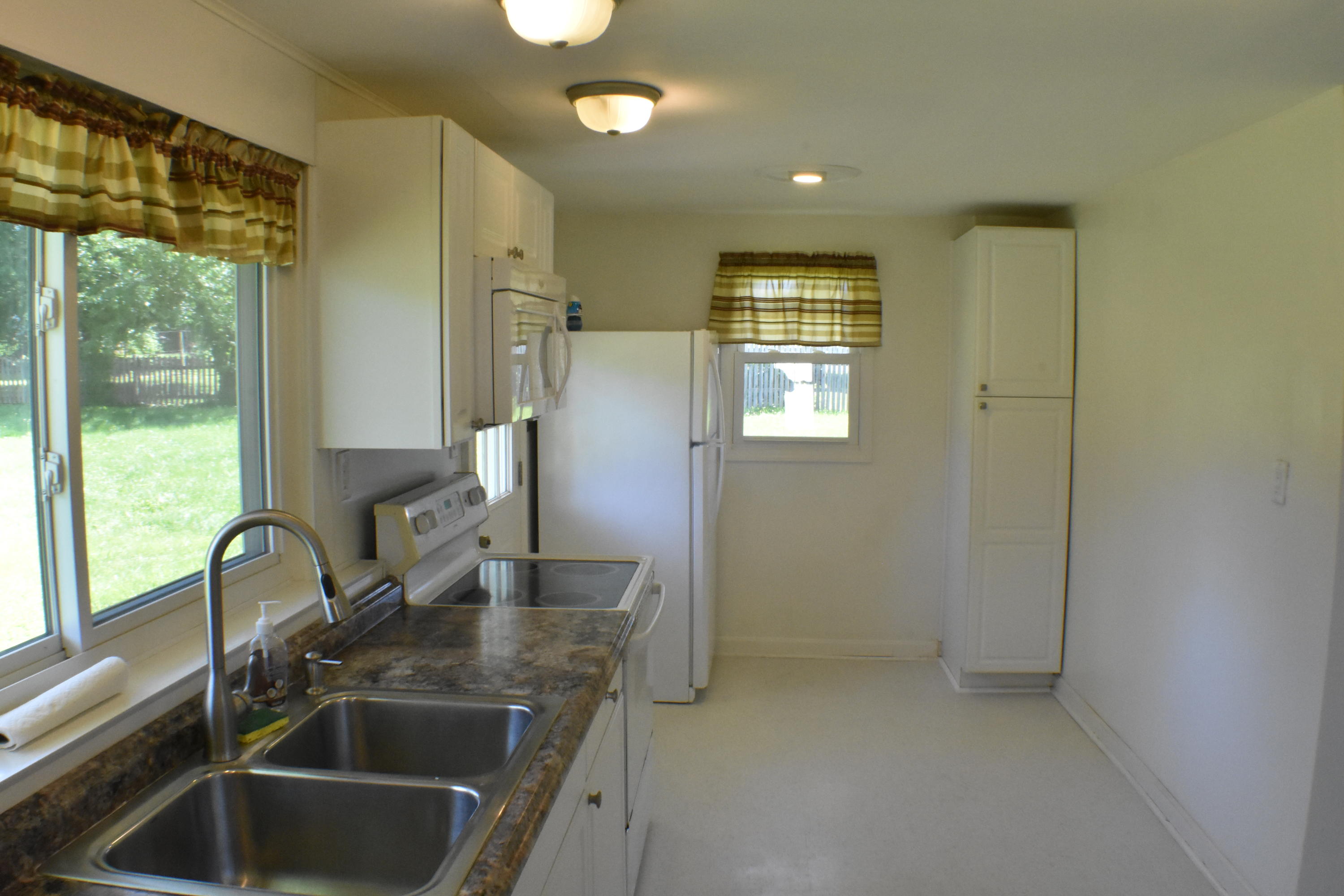 420 Fieldale Road Northeast Roanoke, VA 24012 - Photo 6 of 15 DSC_0354