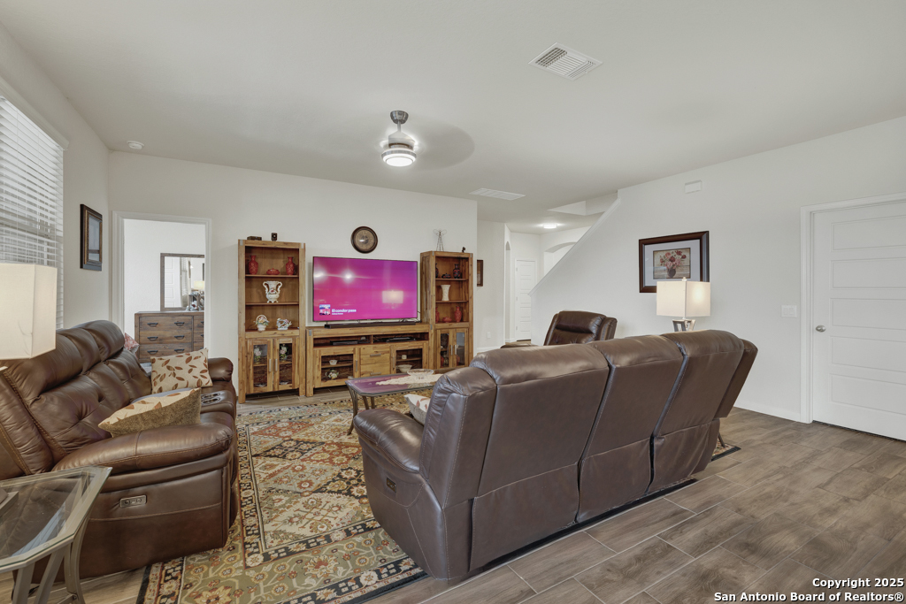 412 Sika Way Schertz, TX 78108 - Photo 11 of 49