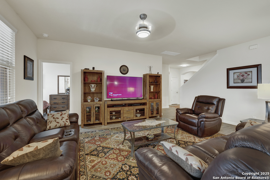 412 Sika Way Schertz, TX 78108 - Photo 12 of 49