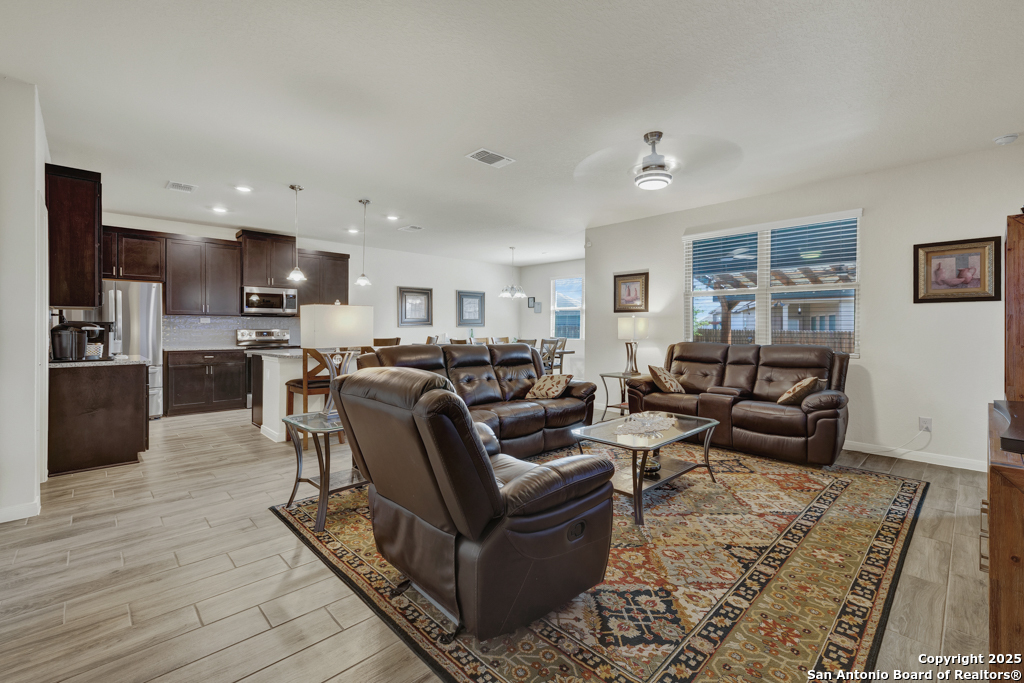 412 Sika Way Schertz, TX 78108 - Photo 18 of 49