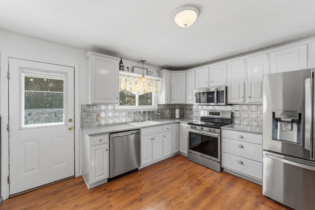 93 Blue Bell Road Worcester, MA 01606 - Photo 12 of 40 Gallery Image 12