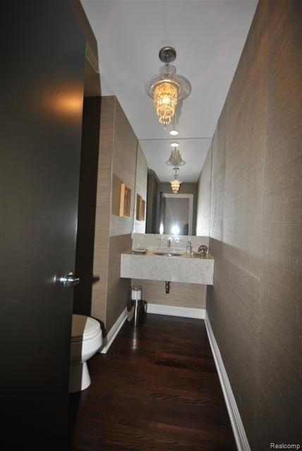 32535 Scottsdale Road Farmington, MI 48334 - Photo 7 of 19 Scottsdale Powder Room