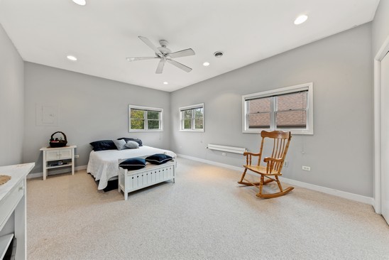 218 Berry Parkway Park Ridge, IL 60068 - Photo 14 of 26 Gallery Image 14