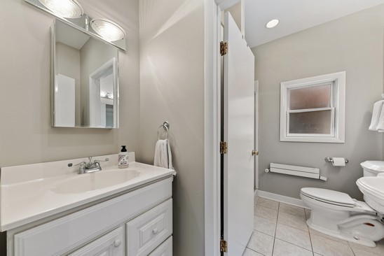 218 Berry Parkway Park Ridge, IL 60068 - Photo 18 of 26 Gallery Image 18