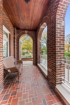 218 Berry Parkway Park Ridge, IL 60068 - Photo 3 of 26 Gallery Image 3