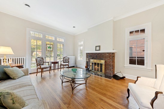 218 Berry Parkway Park Ridge, IL 60068 - Photo 6 of 26 Gallery Image 6