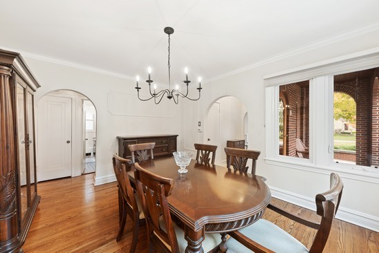 218 Berry Parkway Park Ridge, IL 60068 - Photo 10 of 26 Gallery Image 10