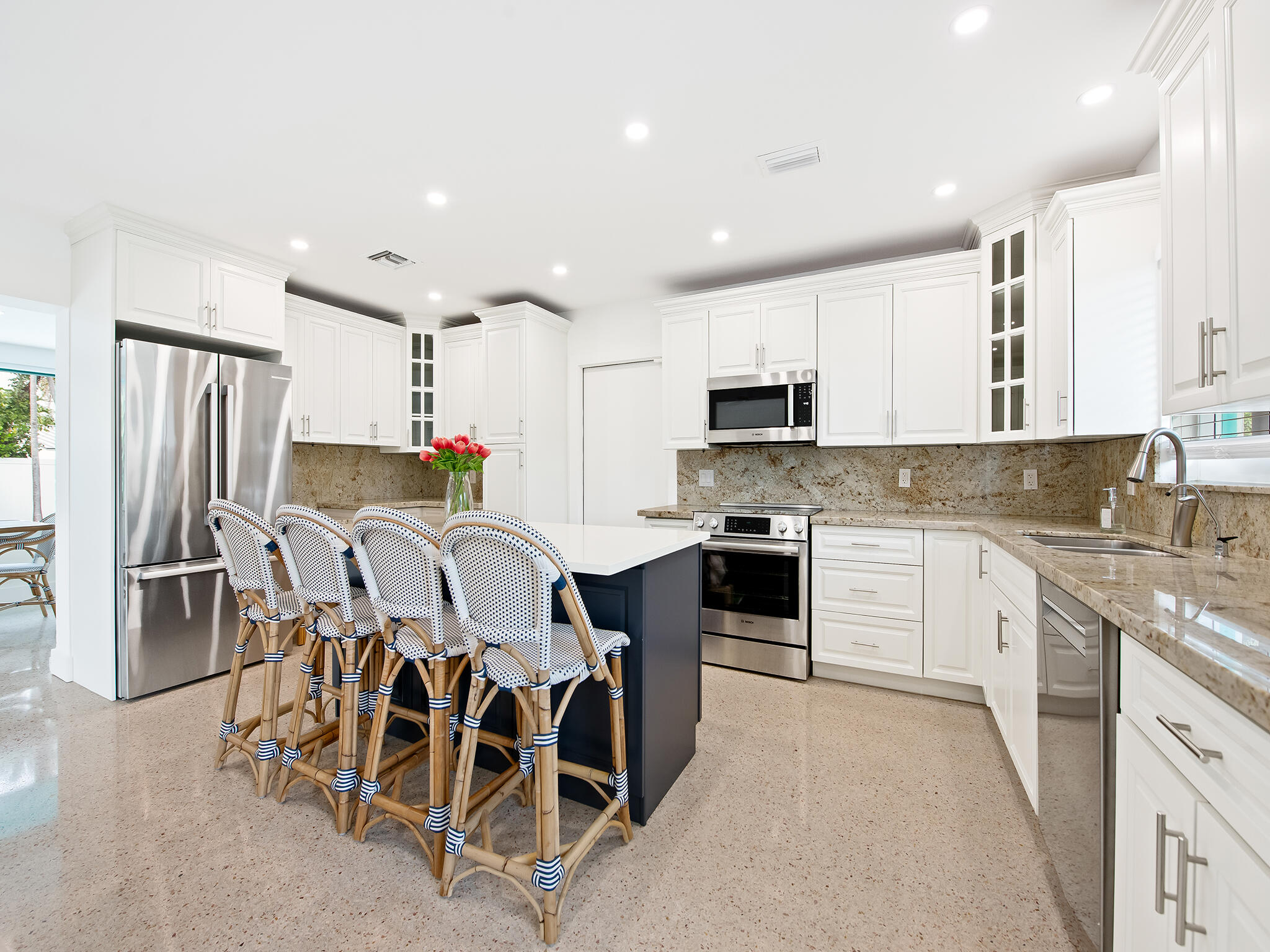 2141 Northeast 24th Street Lighthouse Point, FL 33064 - Photo 11 of 31 DSC_5258