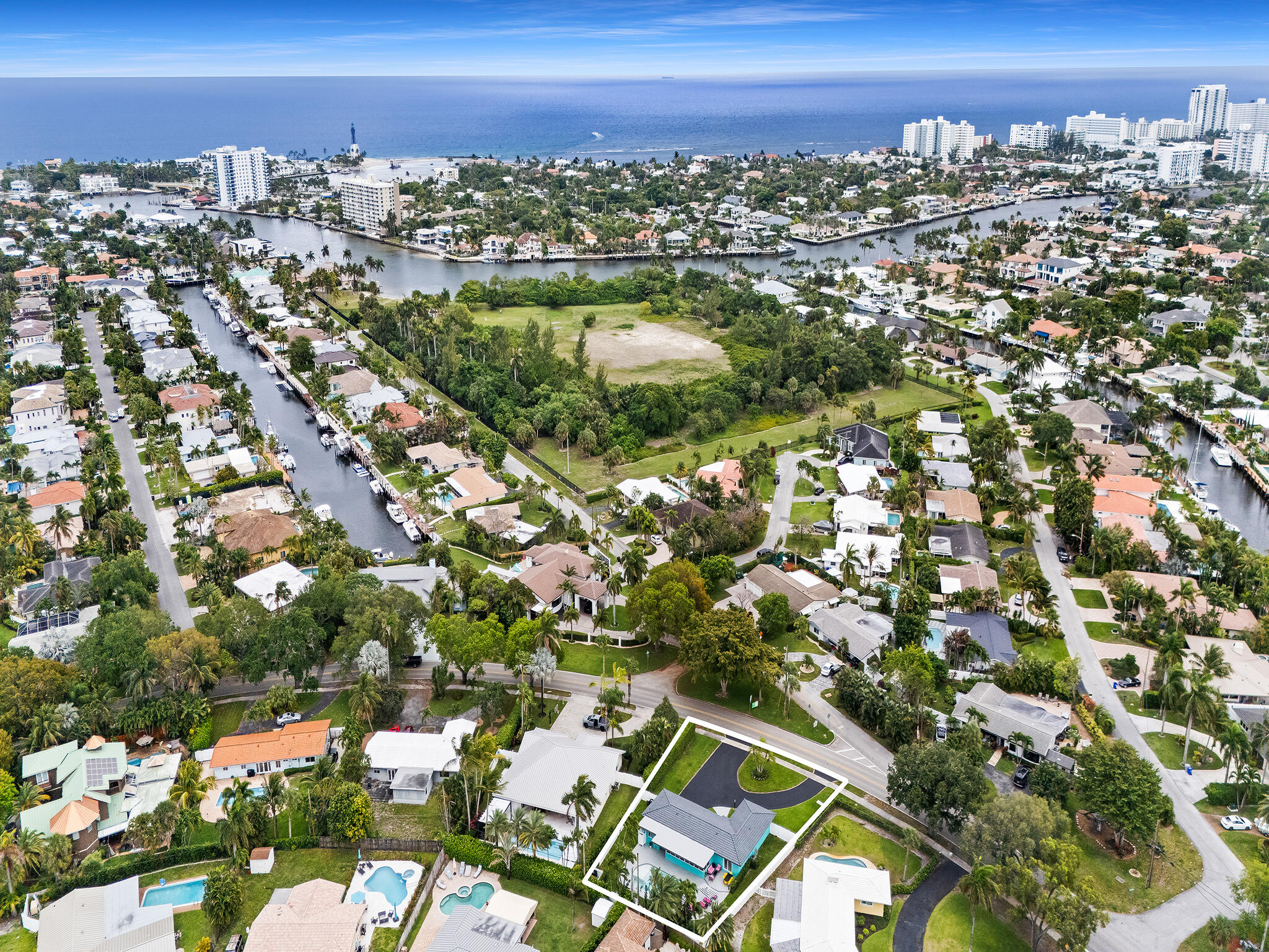 2141 Northeast 24th Street Lighthouse Point, FL 33064 - Photo 4 of 31 DJI_20260420171947_0259_D
