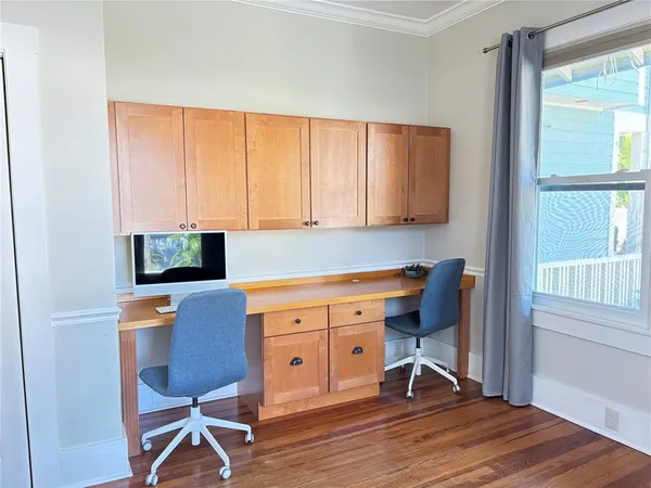 a view of empty room with front door