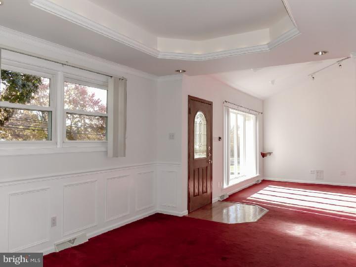 242 Newtown Road Warminster, PA 18974 - Photo 11 of 25 Gallery Image 11