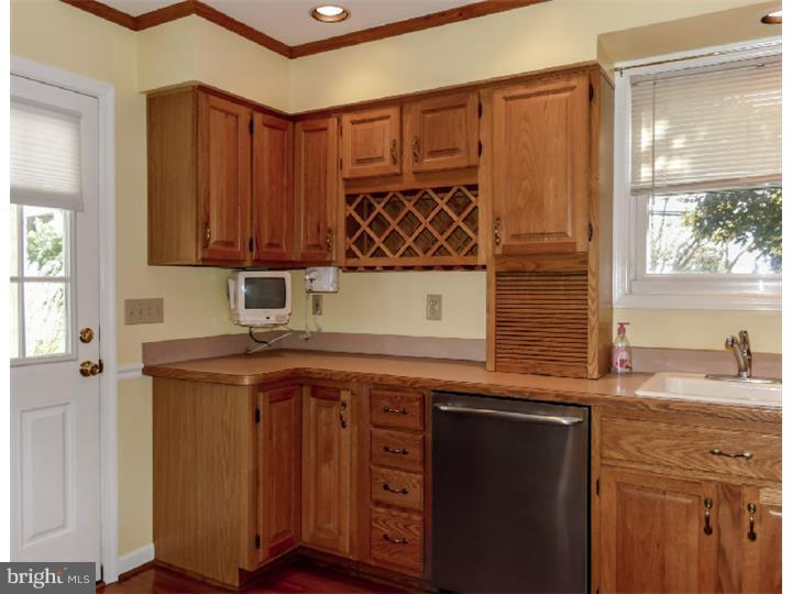 242 Newtown Road Warminster, PA 18974 - Photo 13 of 25 Gallery Image 13