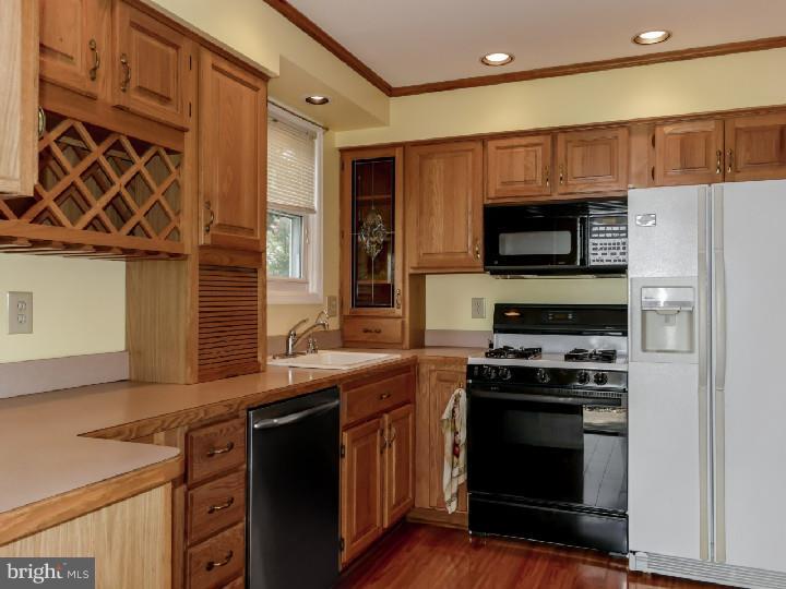 242 Newtown Road Warminster, PA 18974 - Photo 15 of 25 Gallery Image 15