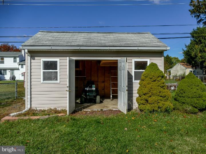 242 Newtown Road Warminster, PA 18974 - Photo 24 of 25 Gallery Image 24