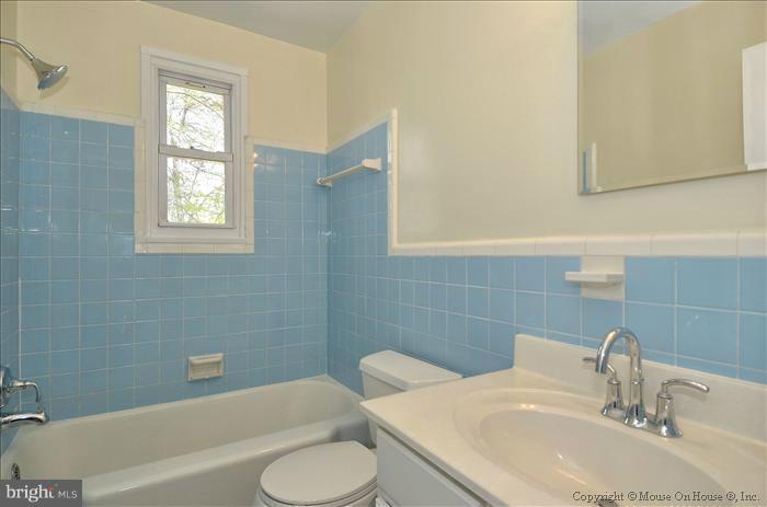 3713 Kayson Street Silver Spring, MD 20906 - Photo 7 of 20 Bath