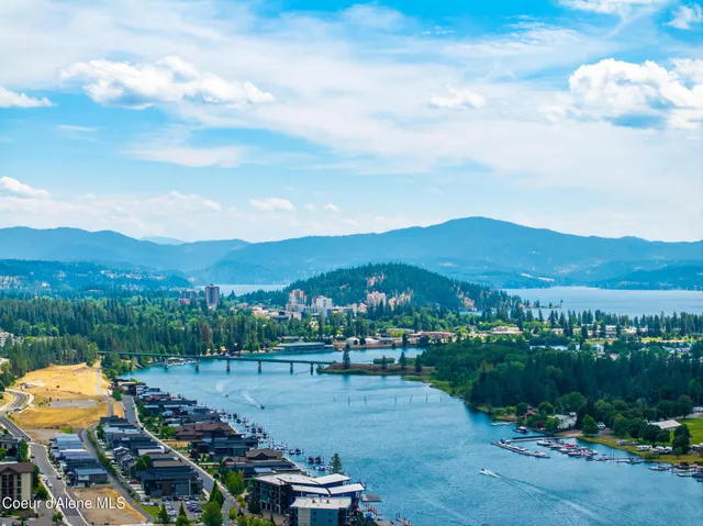 $856,000 | 2511 West Top Saw Lane, Coeur D'Alene, ID 83814