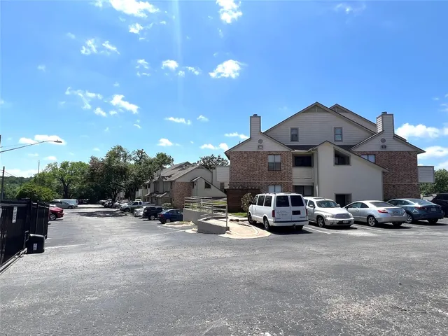 $1,295 | 2500 Burleson Road, Unit 622, Austin, TX 78741