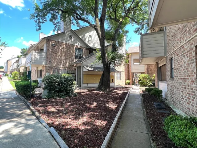 $1,295 | 2500 Burleson Road, Unit 622, Austin, TX 78741