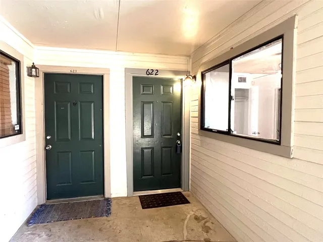 $1,295 | 2500 Burleson Road, Unit 622, Austin, TX 78741