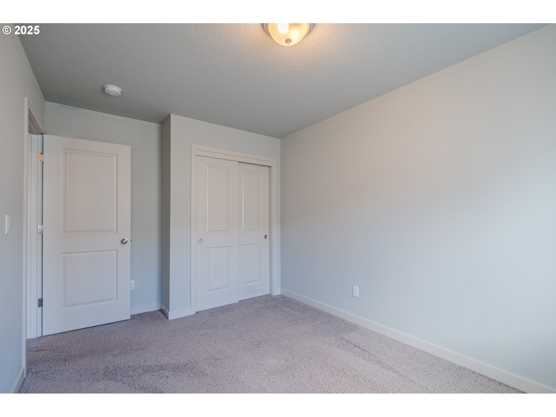 122 North 43rd Place Ridgefield, WA 98642 - Photo 21 of 41 a view of an empty room