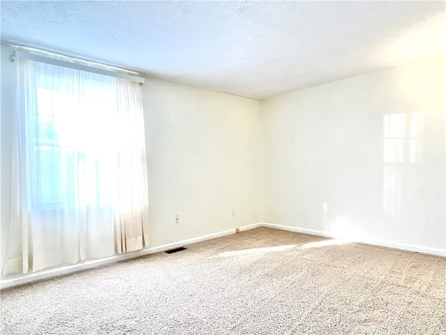 $2,100 | 35 Camberley Place, Penfield, NY 14526