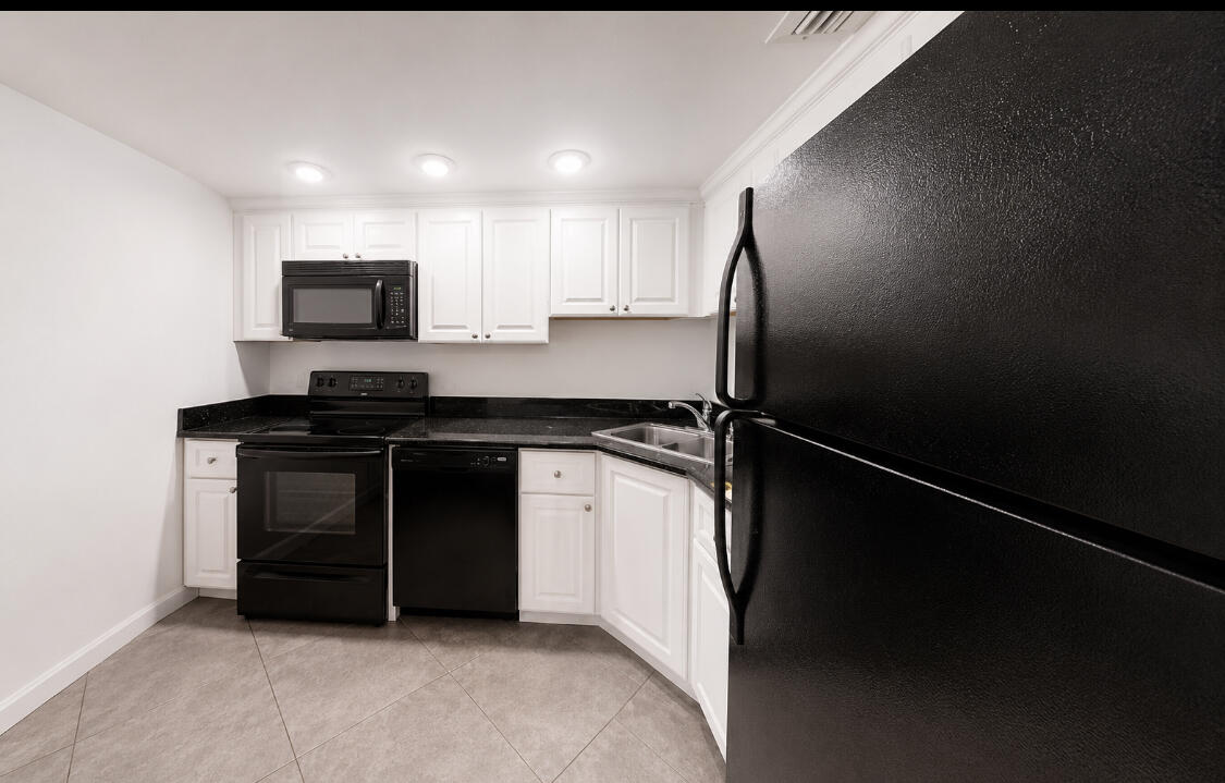 3740 Inverrary Drive, Unit 3G Lauderhill, FL 33319 - Photo 13 of 33 IMG_1942