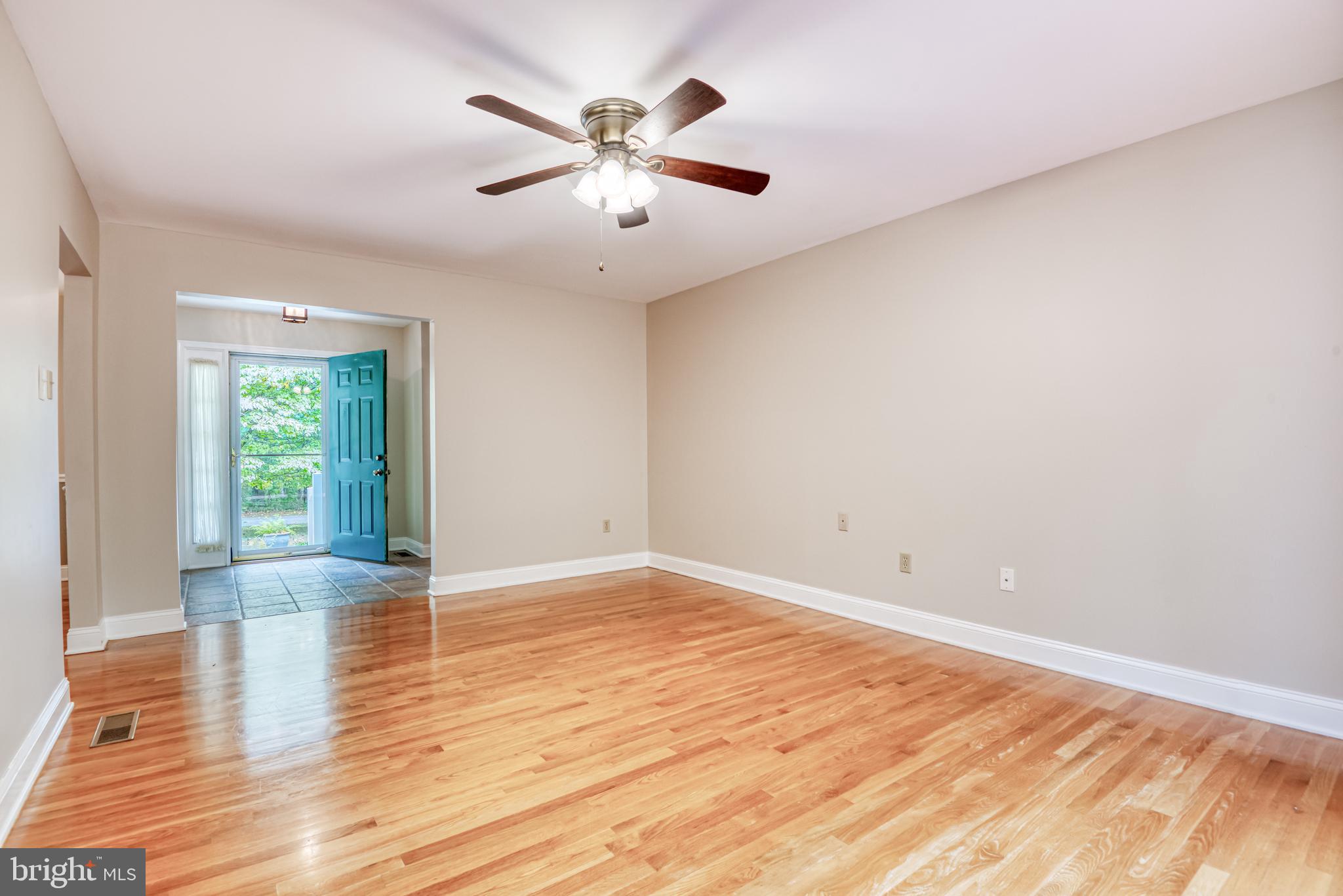 1480 Bollinger Road Westminster, MD 21157 - Photo 21 of 58 Living Room