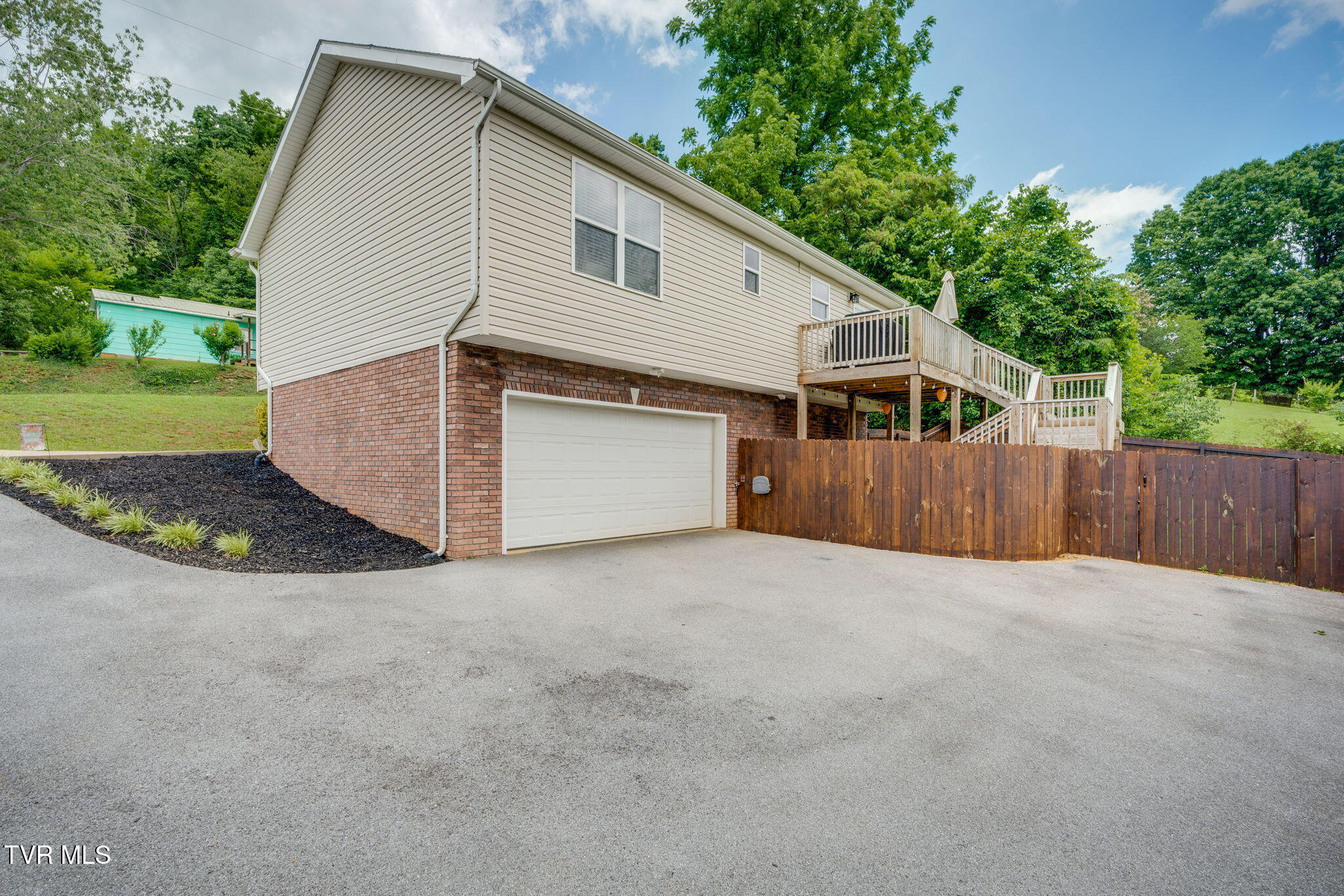 220 Old Siam Road Elizabethton, TN 37643 - Photo 30 of 41 030