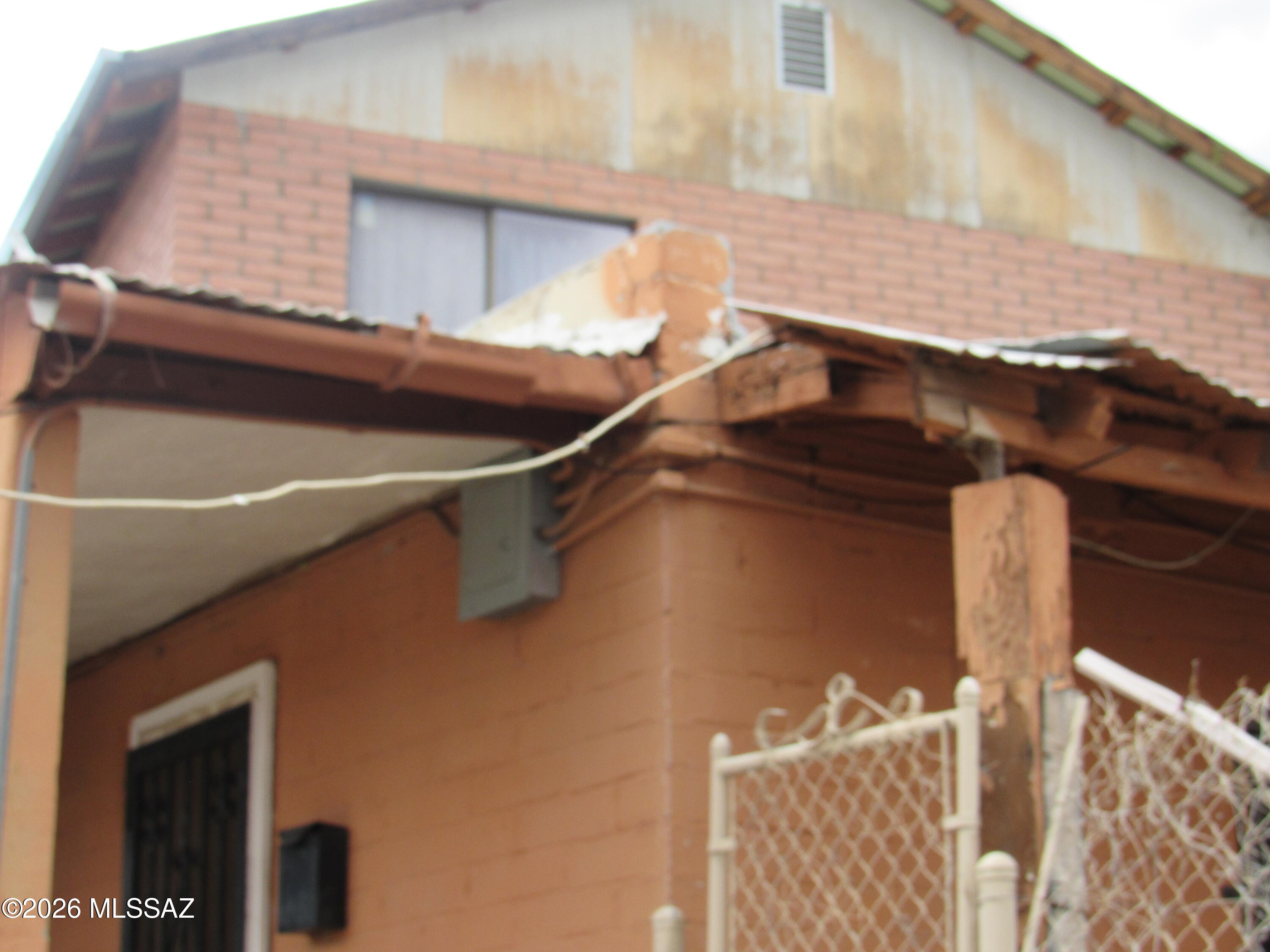 266 West Elm Street Nogales, AZ 85621 - Photo 18 of 25 Apt Roof