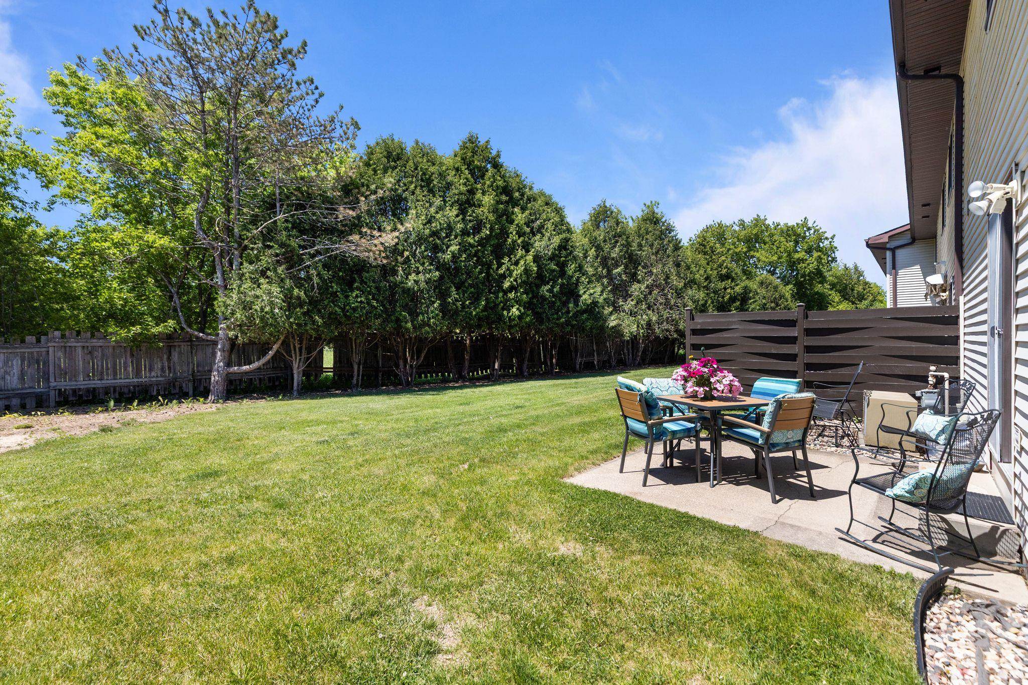 725 South Westhaven Place, Unit J Appleton, WI 54914 - Photo 4 of 35