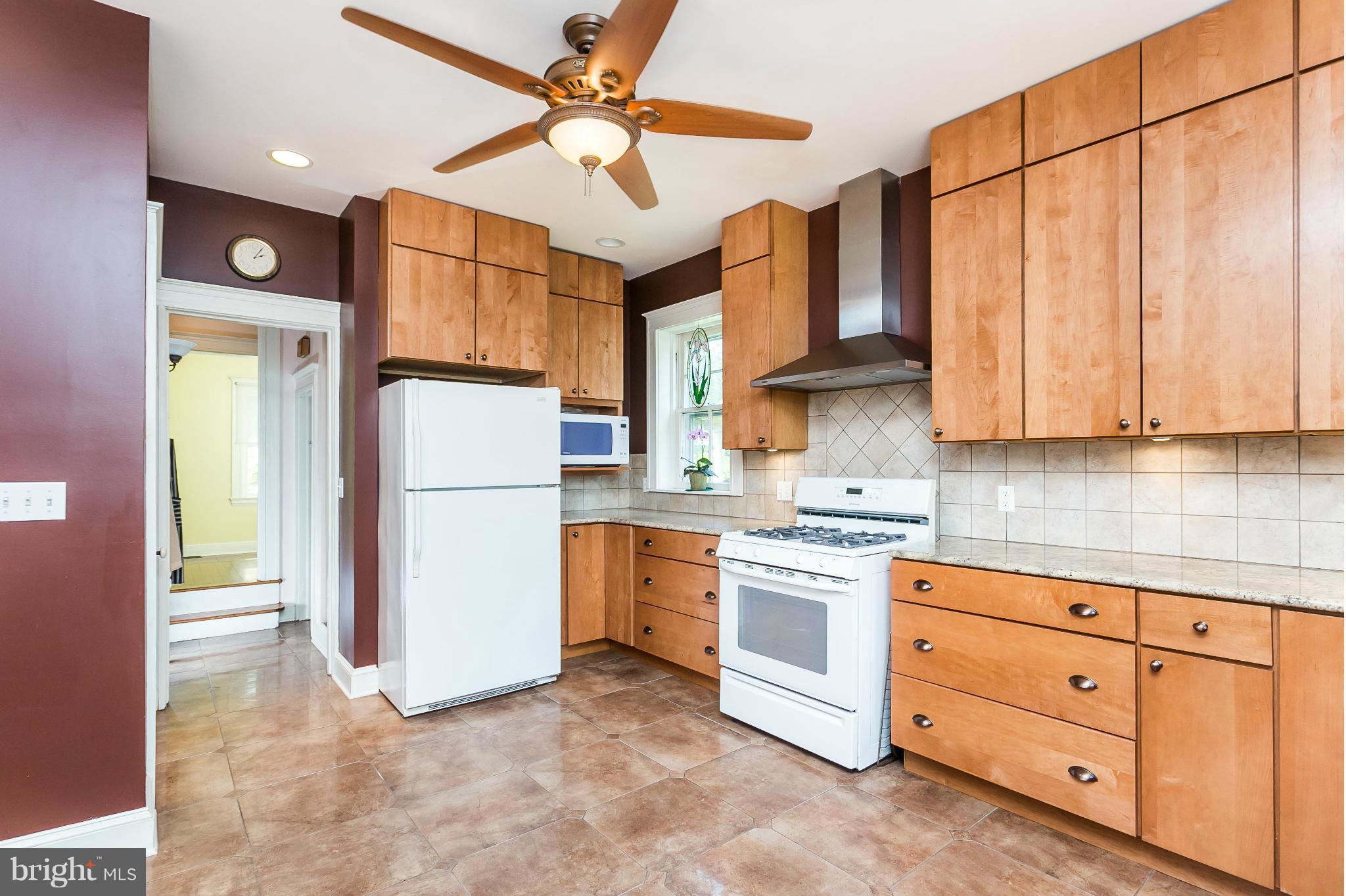 109 Woodlawn Road Baltimore, MD 21210 - Photo 11 of 30 Kitchen