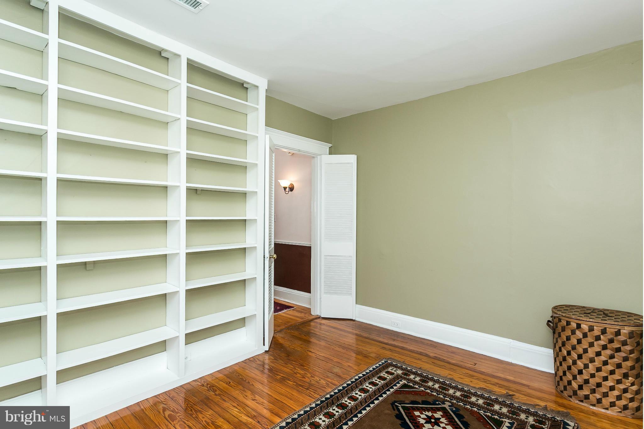109 Woodlawn Road Baltimore, MD 21210 - Photo 16 of 30 Bedroom 2