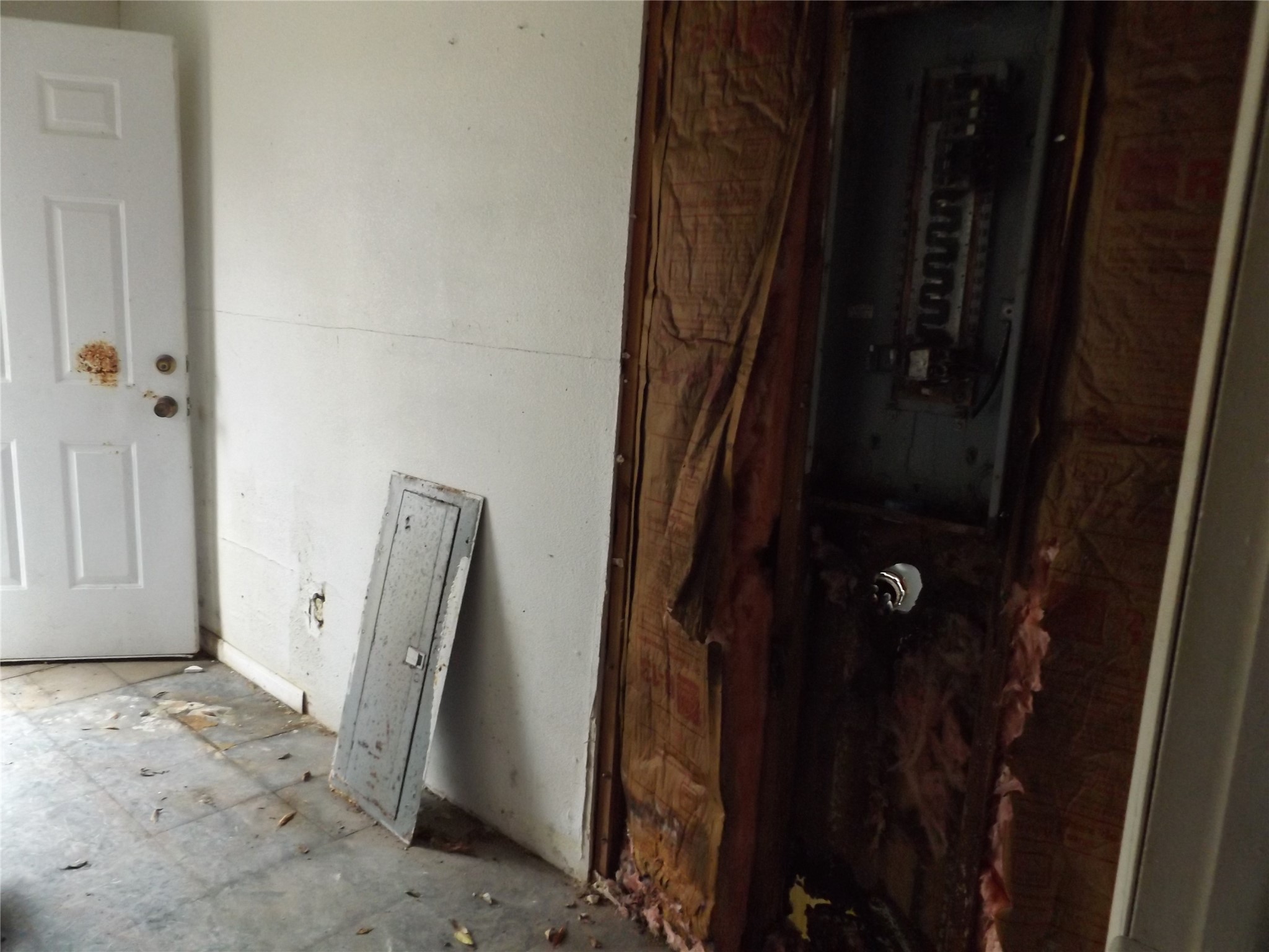 437 8th Street Dickinson, TX 77539 - Photo 7 of 12 a view of walk in closet