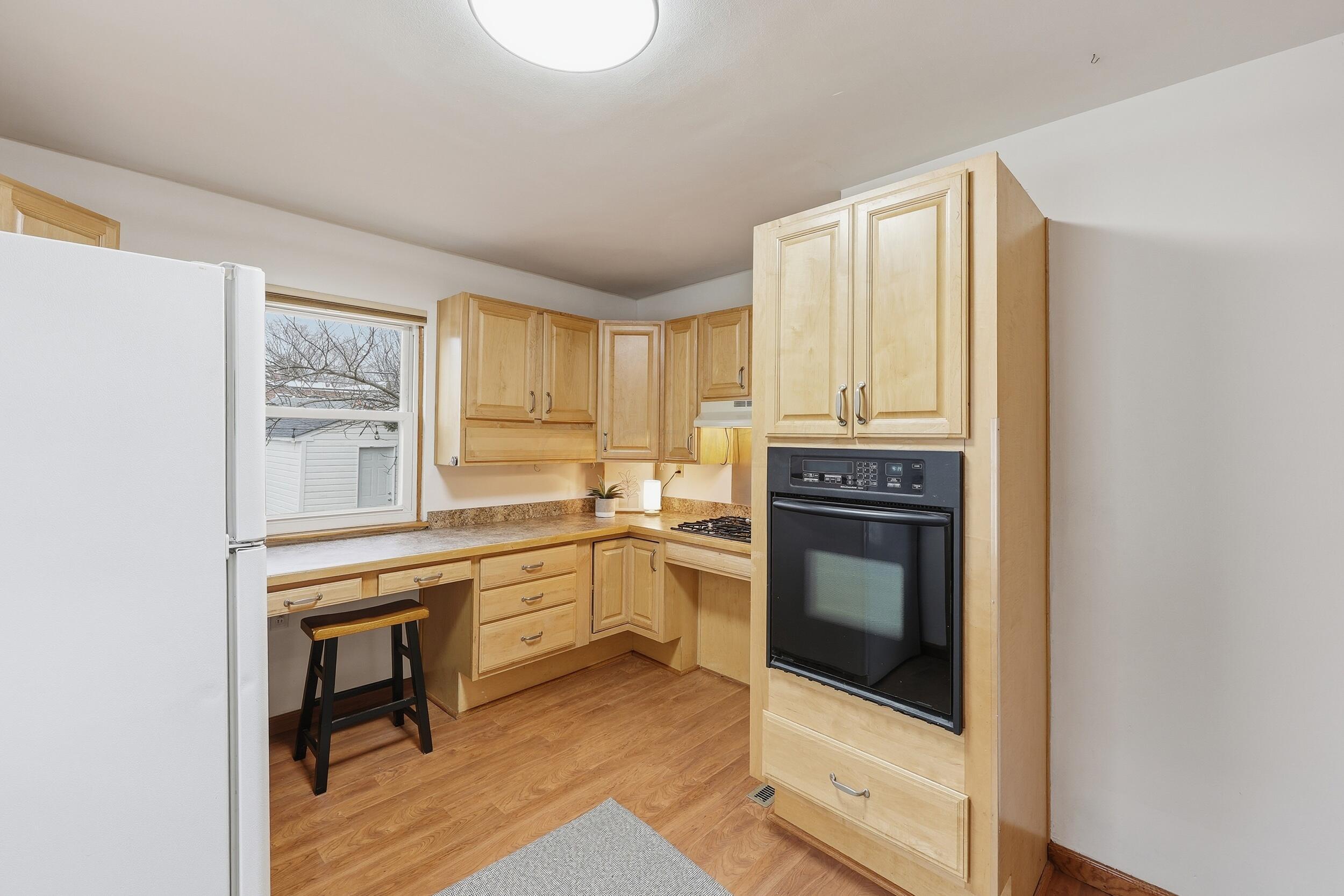 860 Palmer Road Columbus, OH 43212 - Photo 10 of 36 Kitchen