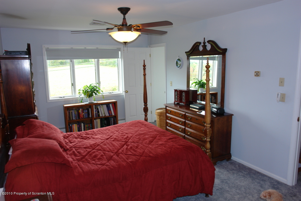 202 Simerell Road Clarks Summit, PA 18411 - Photo 6 of 19 Gallery Image 6