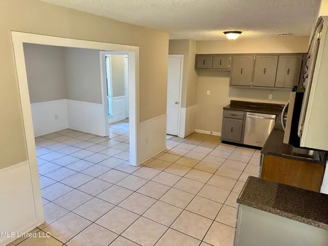 $1,795 | 7141 Oak Forest Drive, Olive Branch, MS 38654