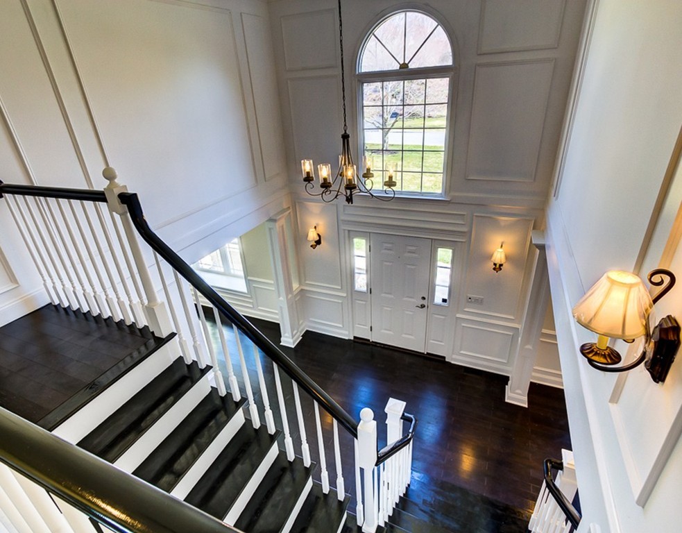 2 Whitridge Road Natick, MA 01760 - Photo 2 of 30 Gallery Image 2