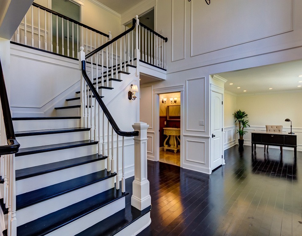 2 Whitridge Road Natick, MA 01760 - Photo 3 of 30 Gallery Image 3