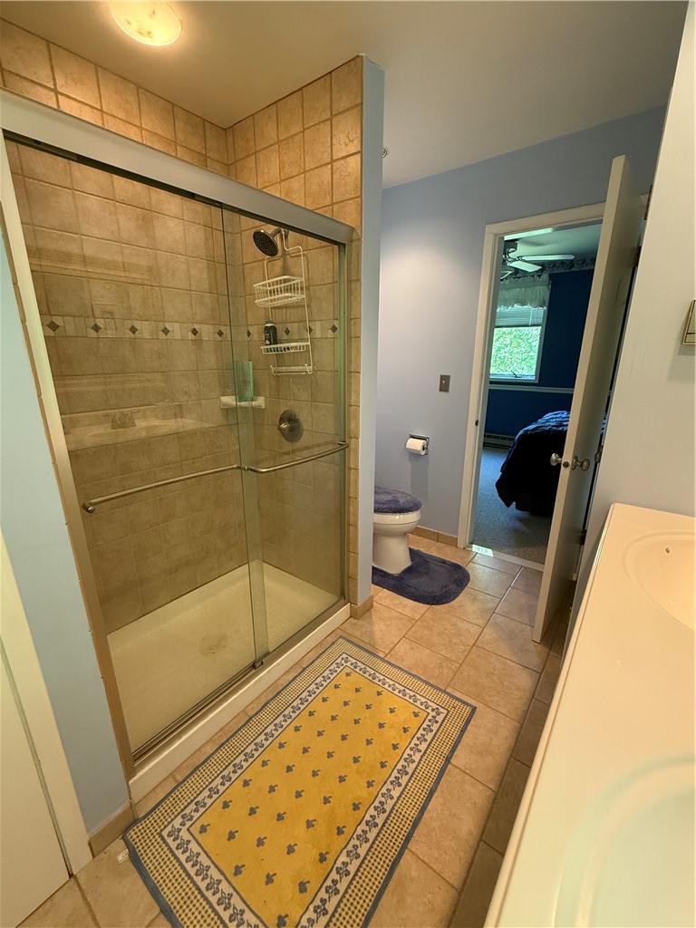 260 Pines Drive, Unit 810 Roxbury, NY 12421 - Photo 30 of 43 2nd Floor Jack & Jill Bath