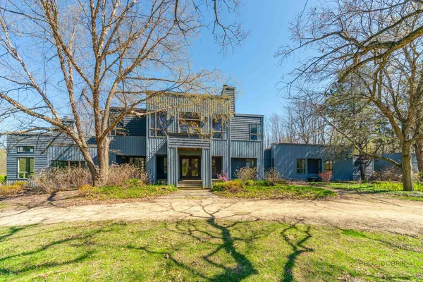 $999,900 | 18212 Oak Grove Road, Harvard, IL 60033