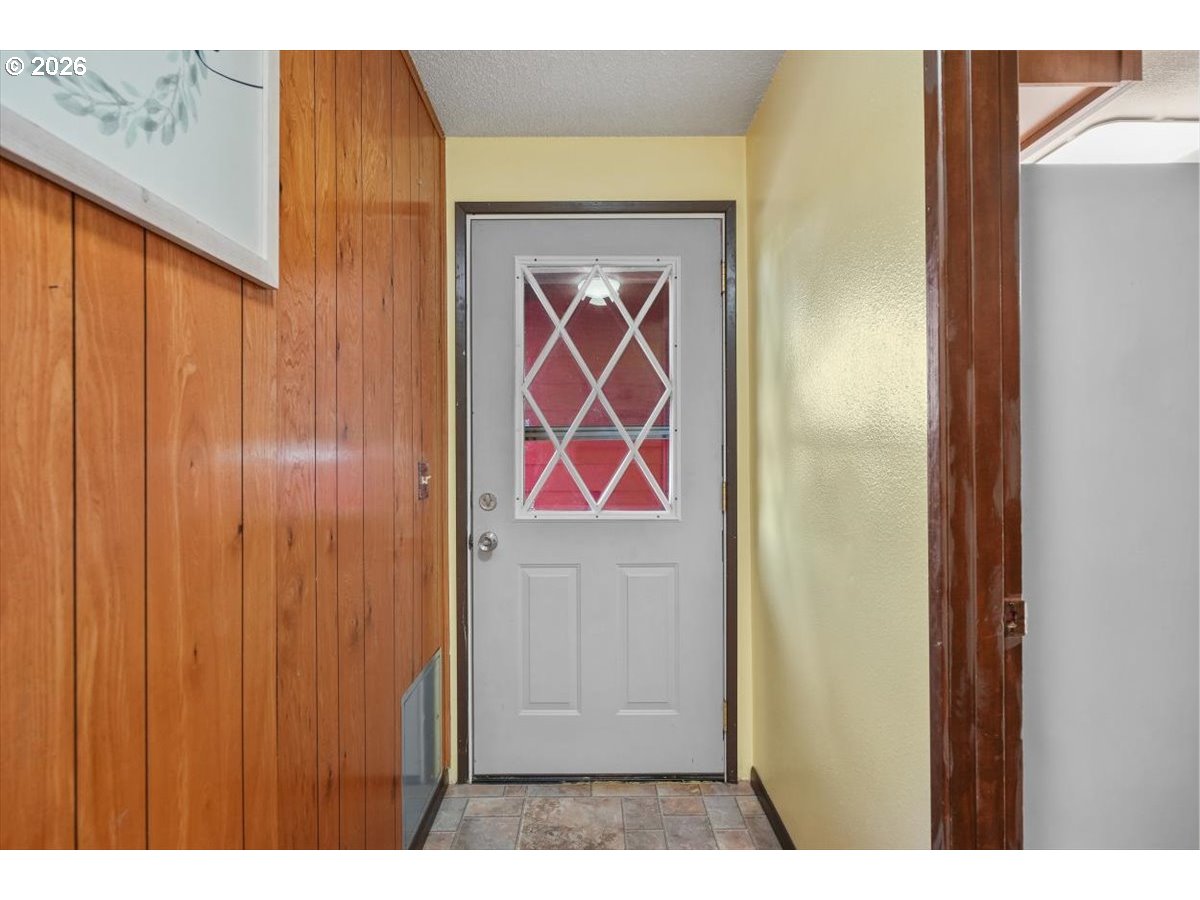 2035 Primrose Loop Philomath, OR 97370 - Photo 27 of 48 a door with a red gate