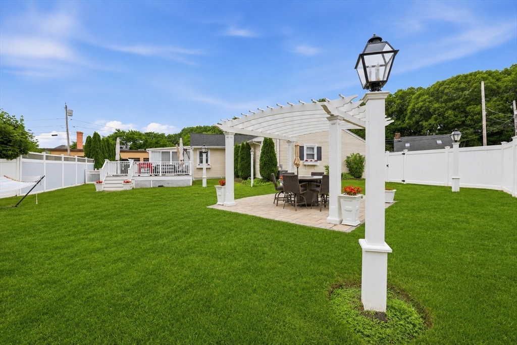 15 Riverside Court Norwood, MA 02062 - Photo 13 of 42